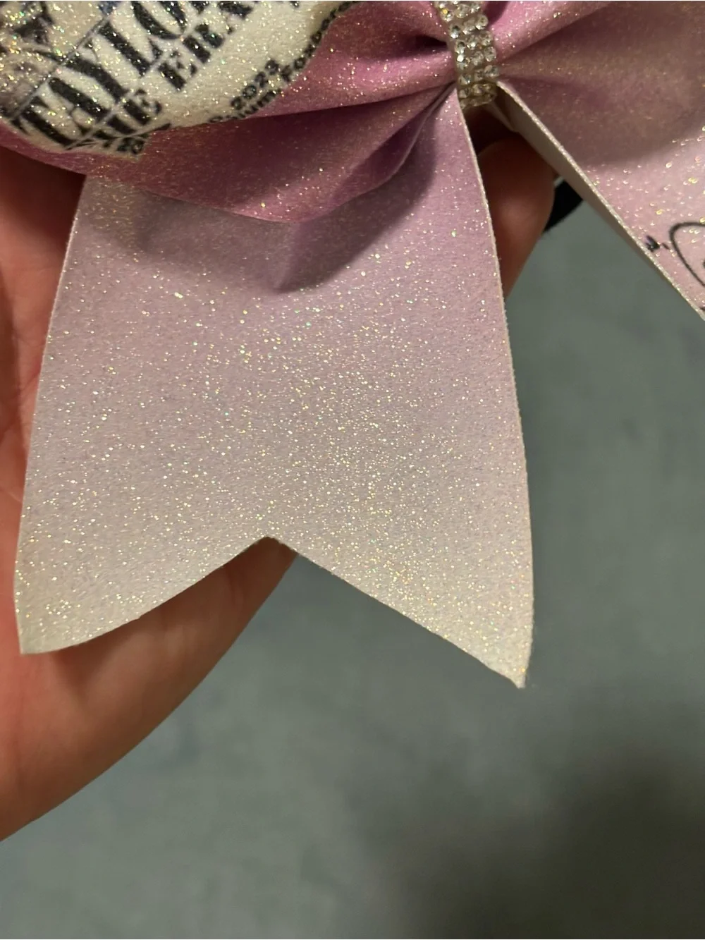 NWOT-Taylor Swift Full Glitter Stiff Vinyl Cheer Bow